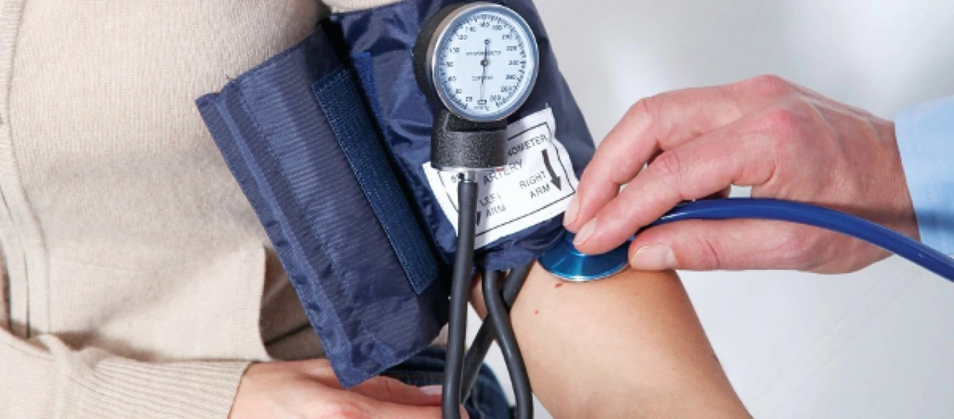 Πίεση αίματος: Τι ισχύει με το αλάτι και τι με την ζάχαρη